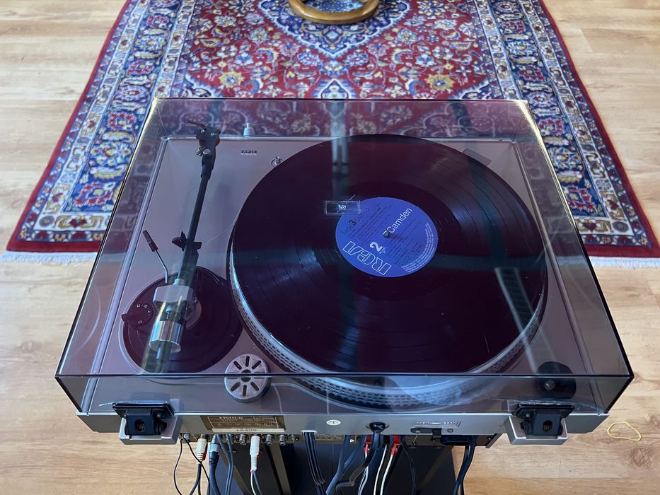 Linie Studio Standard by  Fischer: Amplificator Fischer  CA-250, Deck Fischer CR-123, Pickup Fisher MT-6331G, Tuner Fischer FM-550L