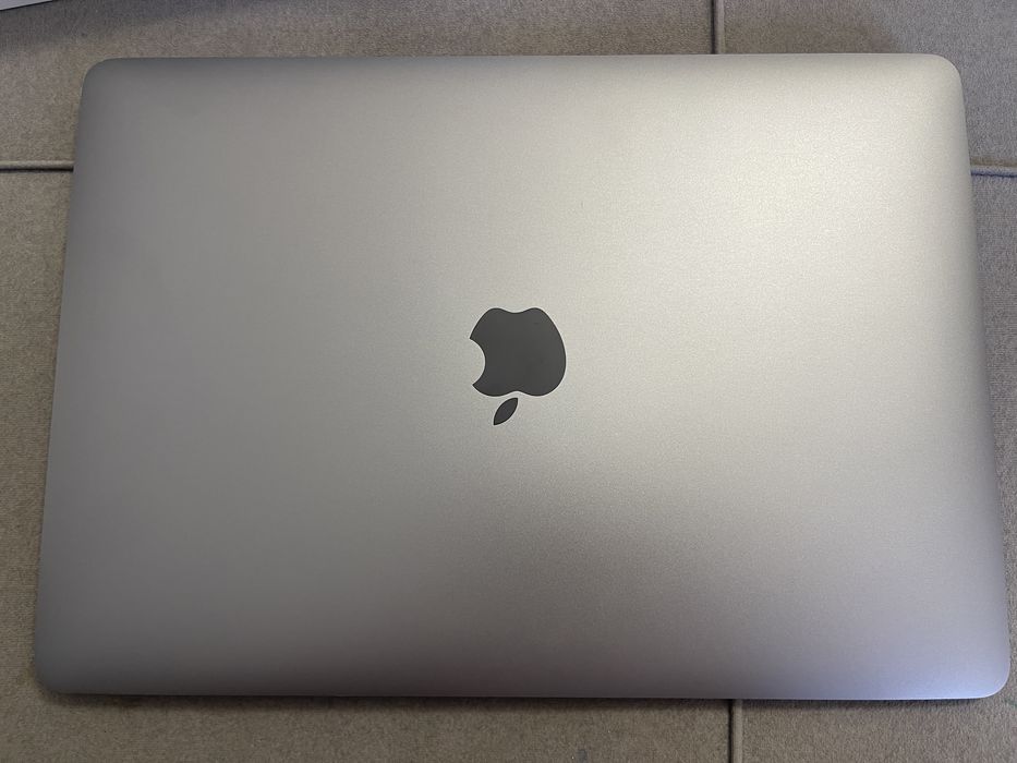 MacBook air 13 м1