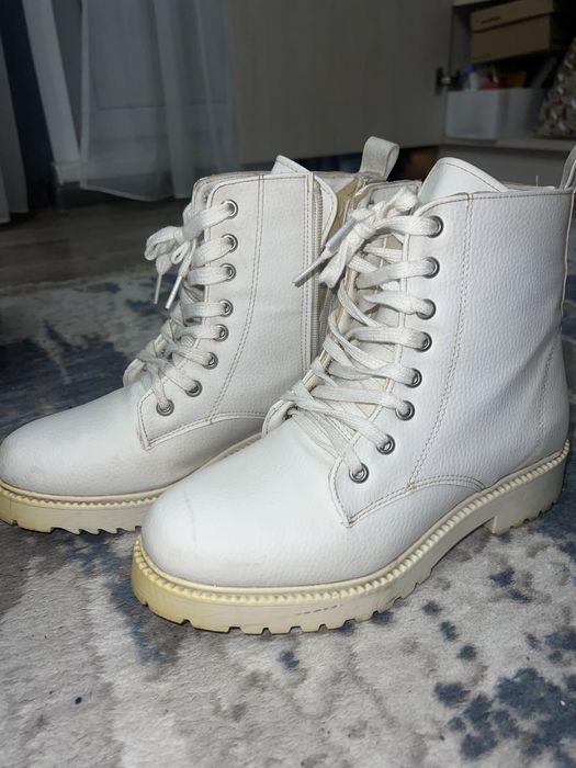 Белые ботинки LC Waikiki