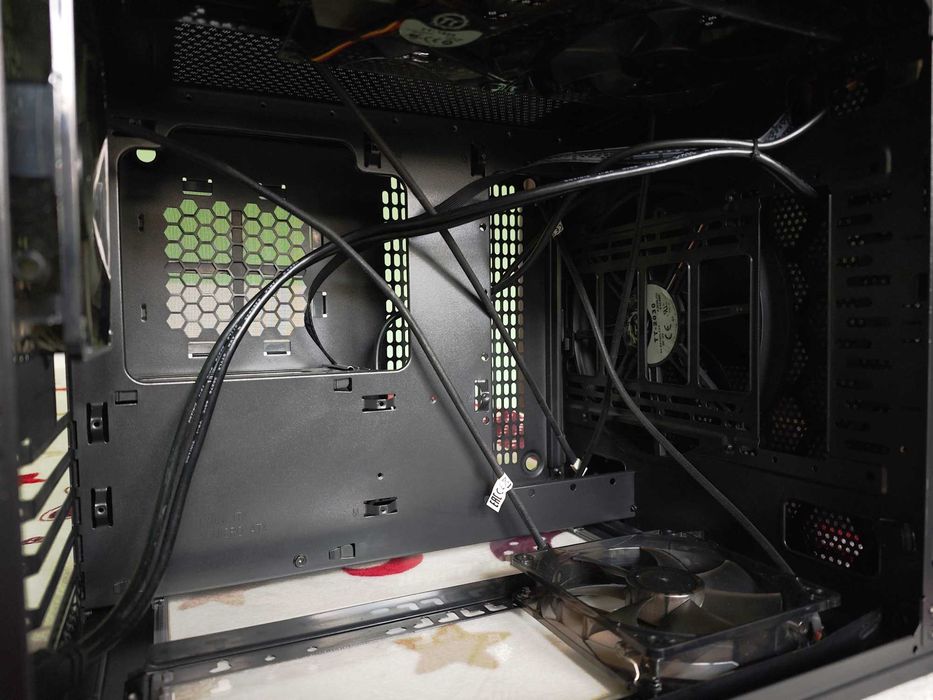 Carcasa PC Thermaltake Core V21 (Mini-ITX / mATX), nouă - 6 Fans