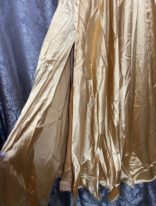 Rochie elganta aurie