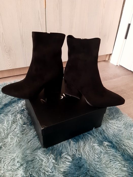 Ботильоны новые срочно замша!