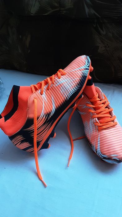 Crampoane fotbal mărimea 42