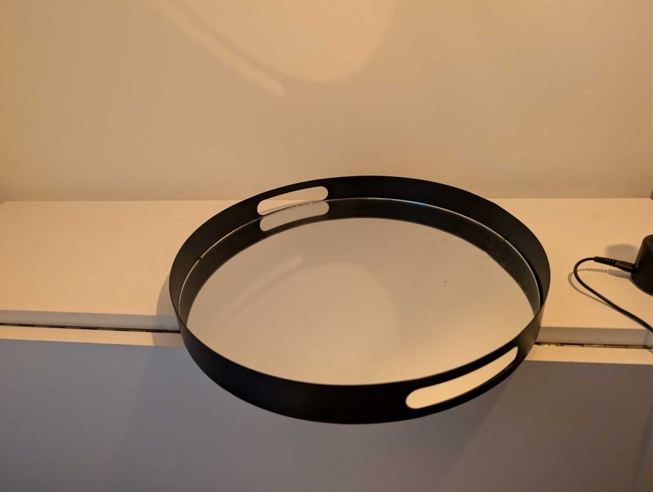 Oglindă decorativă rotundă cu tavă metalică