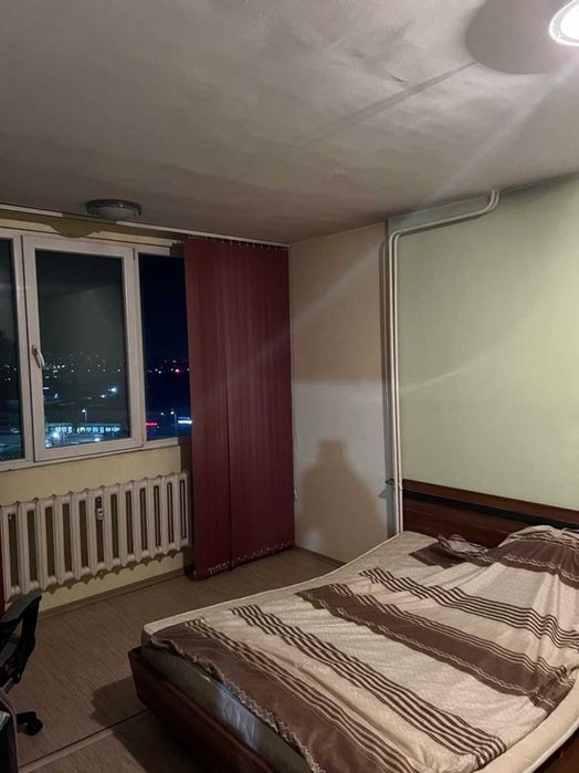 Тристаен Апартамент в Гагарин