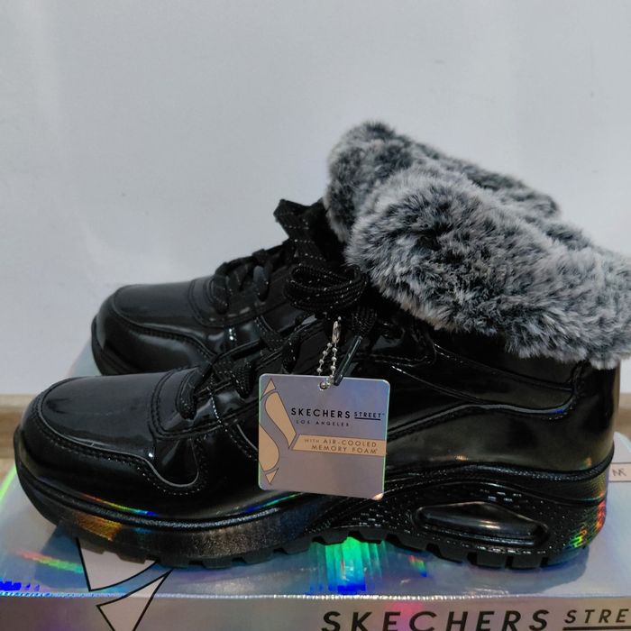 Vând ghete de damă  noi in cutie