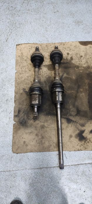 Продам на BMW E53 передние привода в сборе