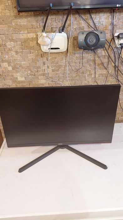 Vand monitor AOC 240 hz