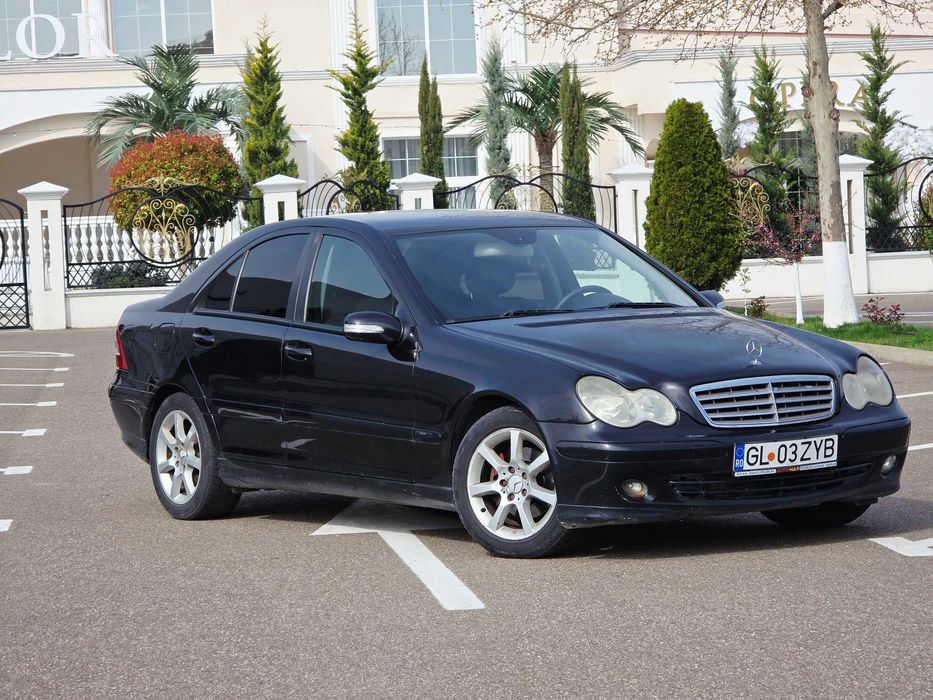 Vând Mercedes-Benz C220 CDI