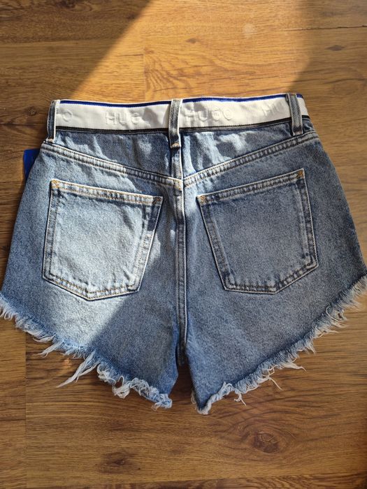 Hugo Boss Blue, Tommy Hilfiger, Levis къси панталонки