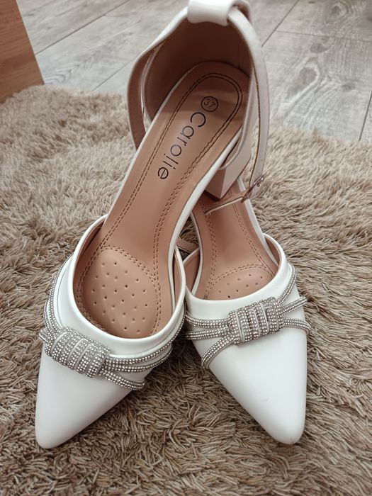 Pantofii de mireasă