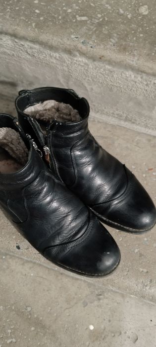 Продам зимнии сапоги.