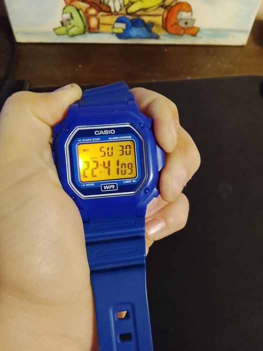 Електронен часовник на Casio