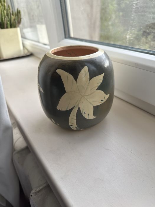 Ваза старинная севропы продам