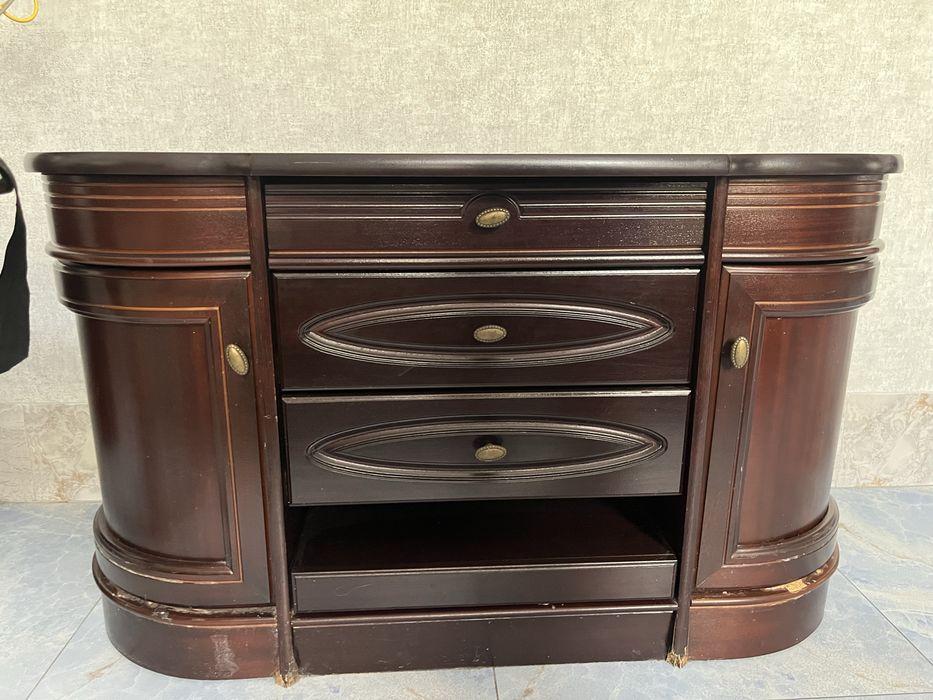 продам серван с тумбой под тв