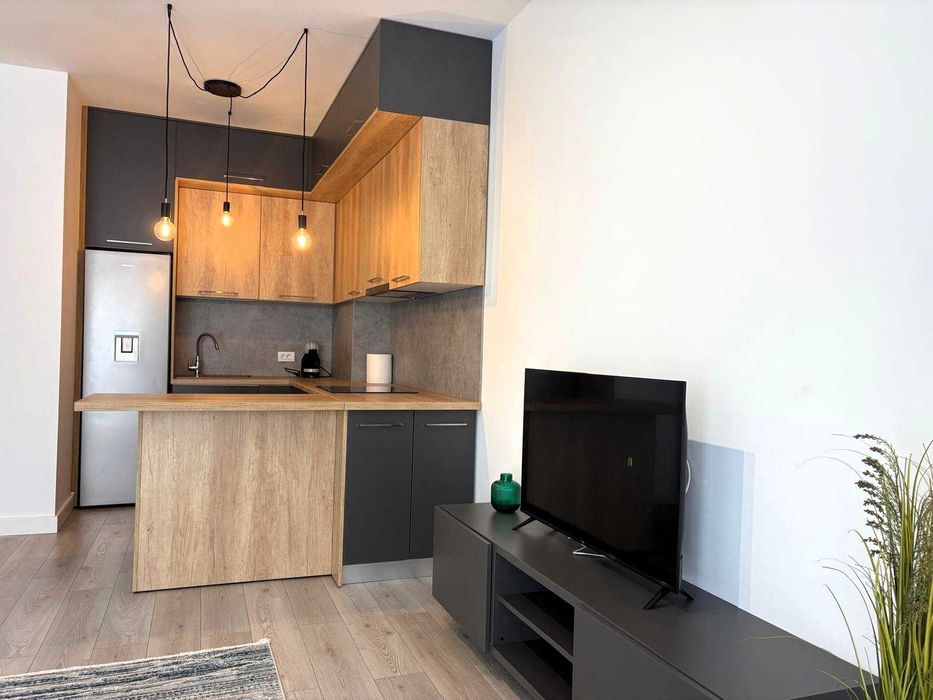 Inchiriez 2 camere Silk District & parcare subterana