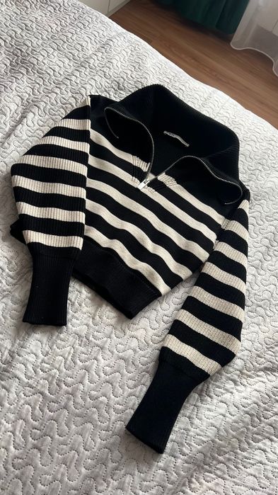 Vând pulover cu guler de la Zara, mărimea S