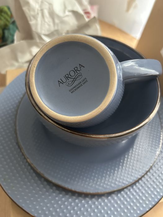 Продам сервиз чайно-столовый