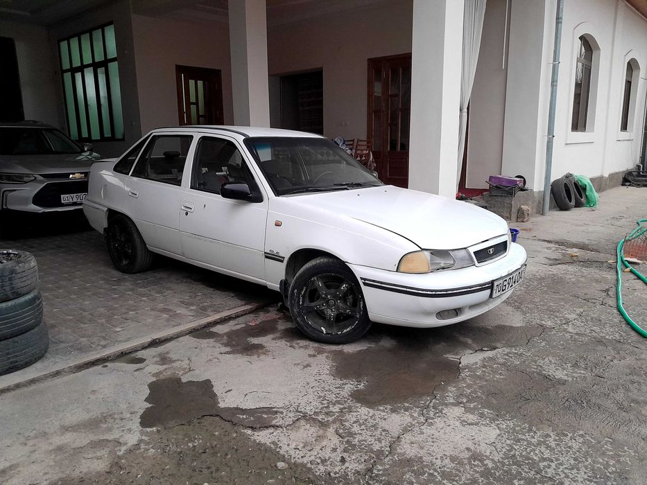 Нексия 1 сотилади. Суяги бутун