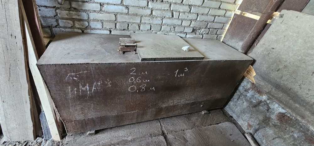 Продам металлический бак