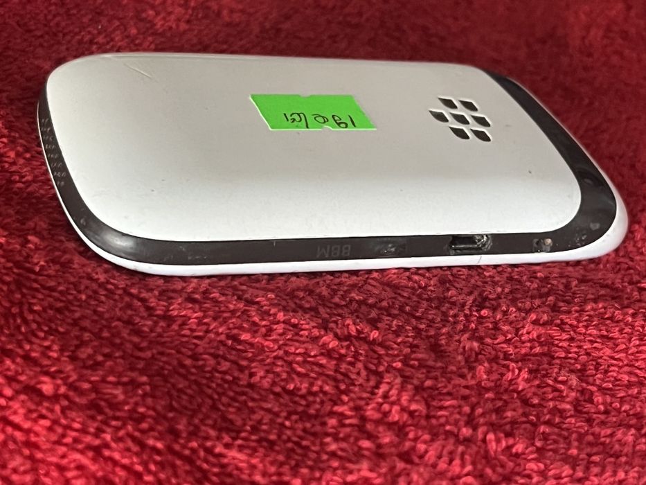 Super telefon BlackBerry Alb