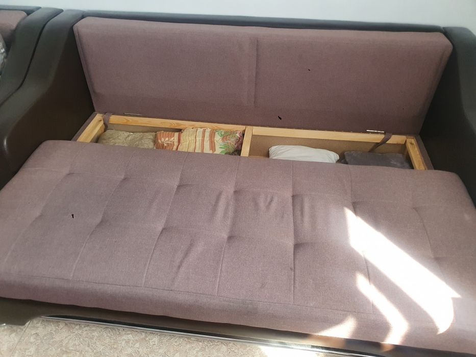 Продам два комплекта диванов