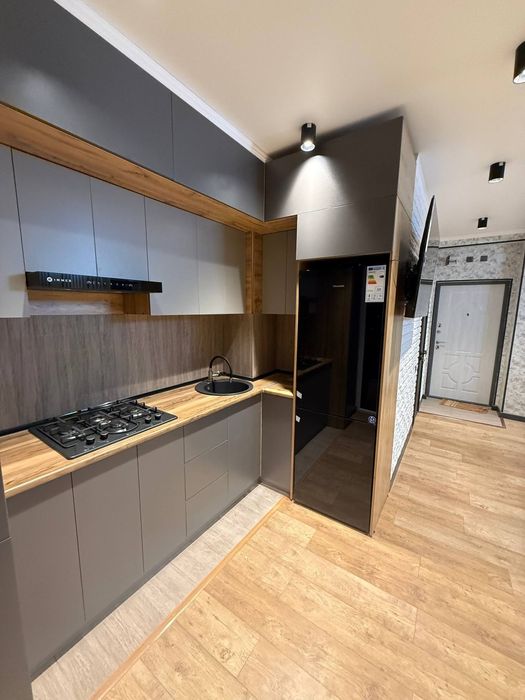 Продается юнусабад 14кв 2 ком 55m2+10m2