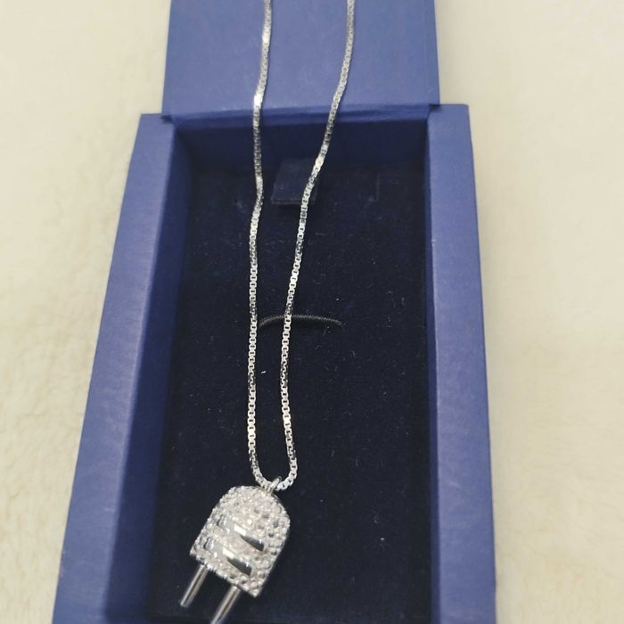 Колие Swarovski ново
