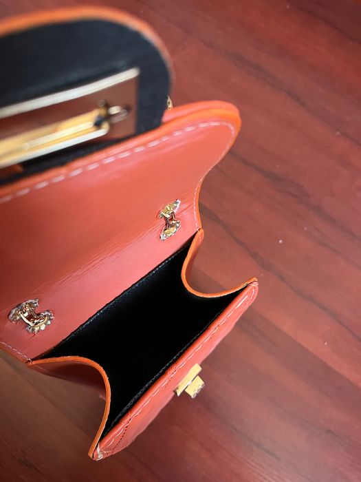 Мини оранжева чантичка