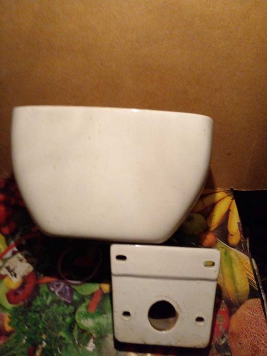 Продам сливной бачок б/у