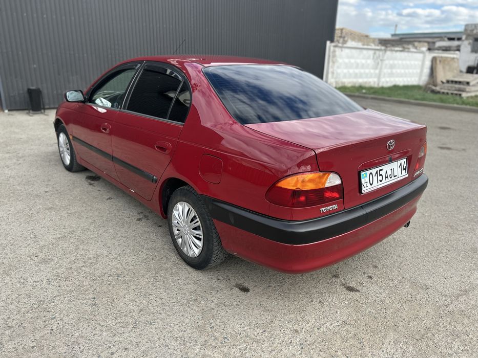 Продам тойота авенсис