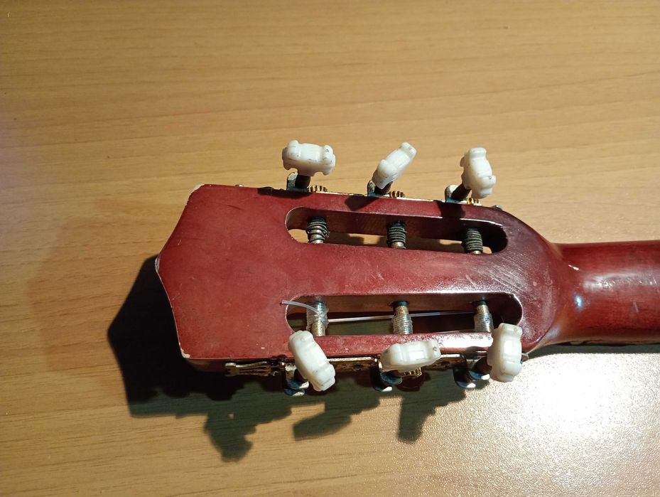 Немска акустична китара