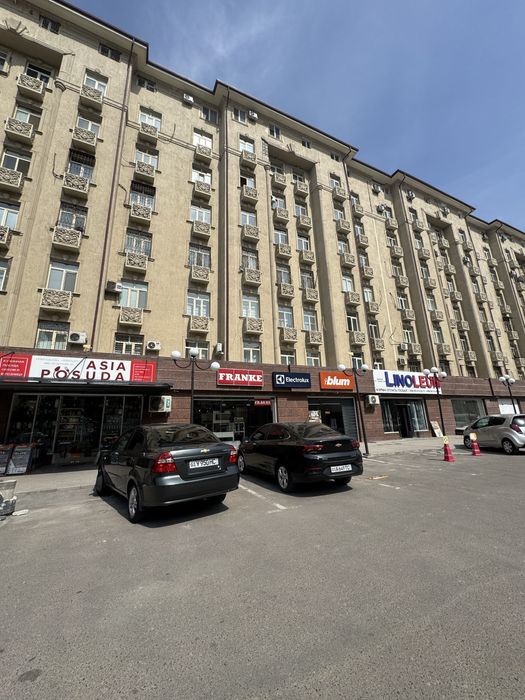 Продаётся нежилой помещения 8 этаж .