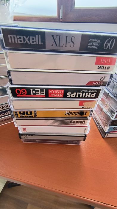 Vând 73 casete audio poziție Normal