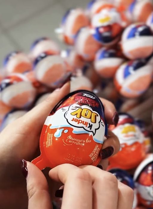 Kinder joy stranger things