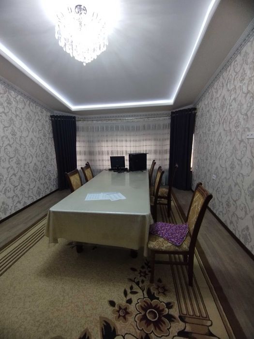 Сотилади Яшнабод ок уй 4.5сот 11 хона  фасад 15 метр нархи 130000 у.е