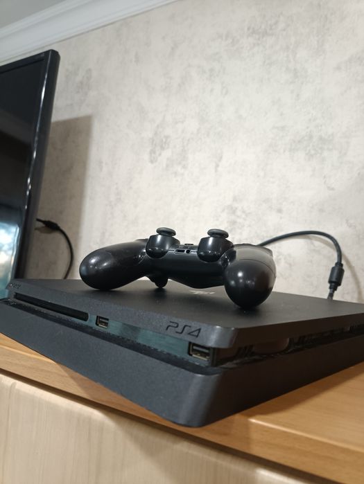 Playstation 4, 1 терабайт. + 1 геймпад.