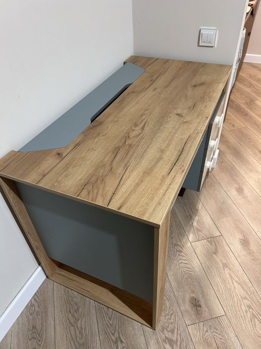 Продам письменный стол