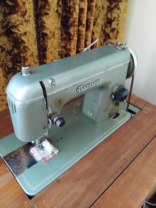 Стара Шевна Машина NAUMANN