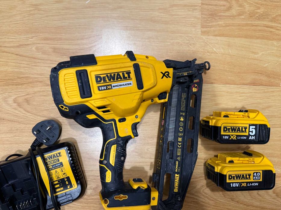 Dewalt DCN660 Такер