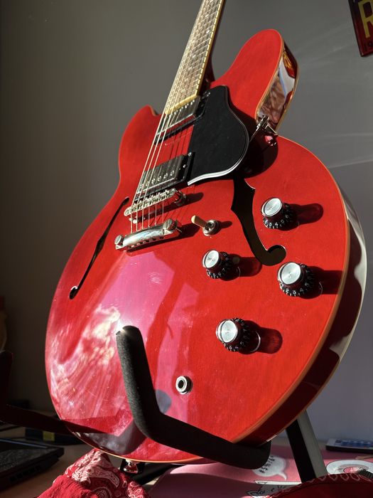Электрогитара Epiphone ES-335