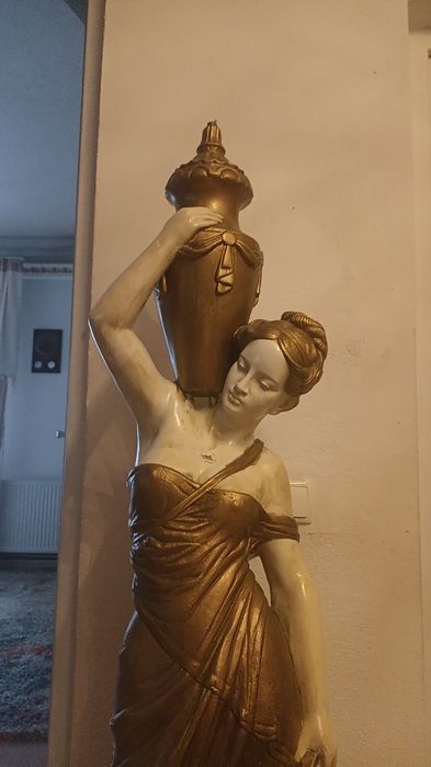 De vanzare regina antica