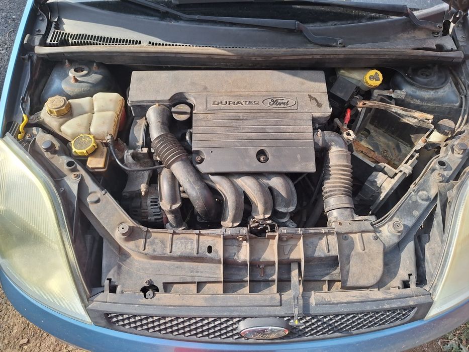 Dezmembrez ford fiesta 1.4 benzina