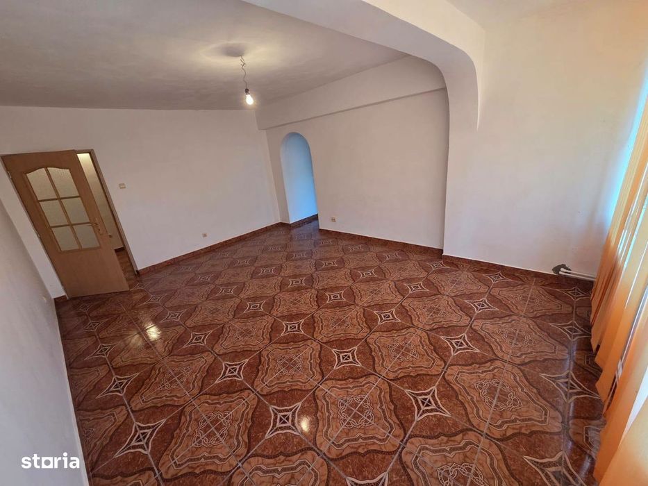Apartament 3 Camere, Complet Renovat – Zona Piața Vest, 70mp, etajul.3