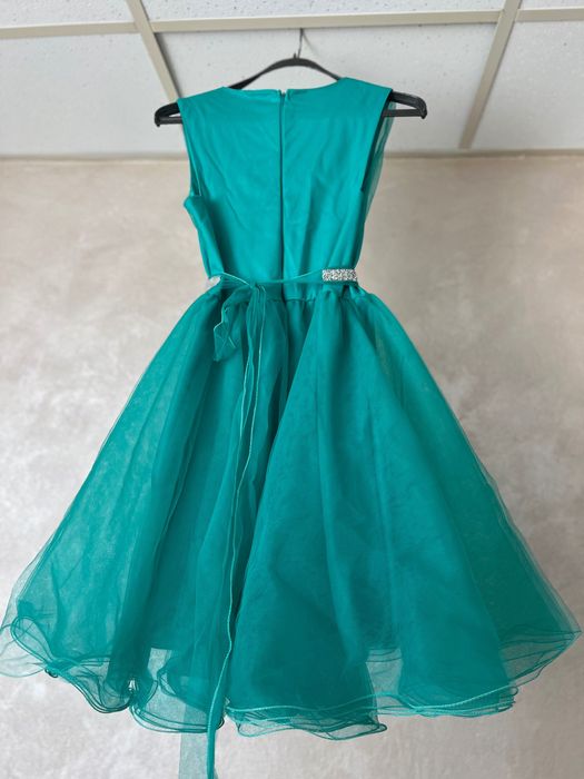 Официална рокля цвят мента от тюл