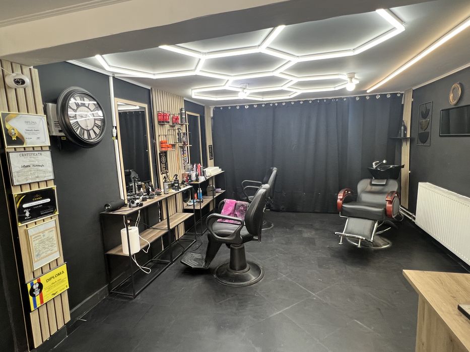 Mobilier frizerie de vanzare ! Pret atractiv!