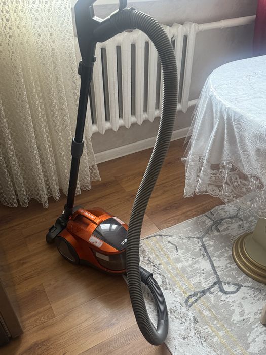 Продам пылесос 2000w