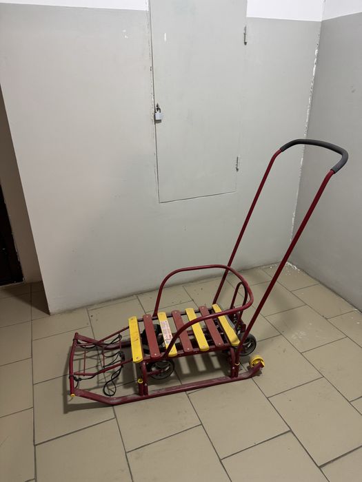 Продам санки детские