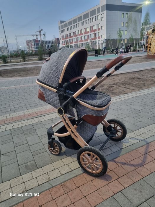 Продам коляску  Teknum  в отличном состоянии