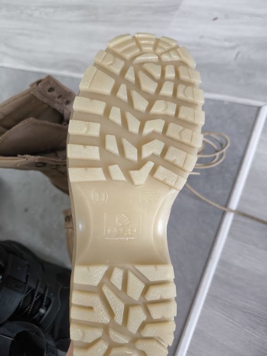 Продам Берцы Новые 41р.